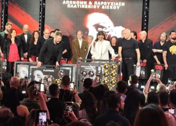 Η εντυπωσιακή από την απονομή πλατινένιου άλμπουμ της Ιουλία Καλλιμάνη στο ΤΟΚΙΟ: