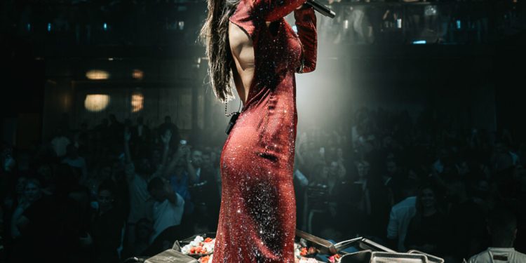 Την Πρεμιέρα στο Tokyo Athens της Εκρηκτικής Ιουλία Καλλιμάνη.